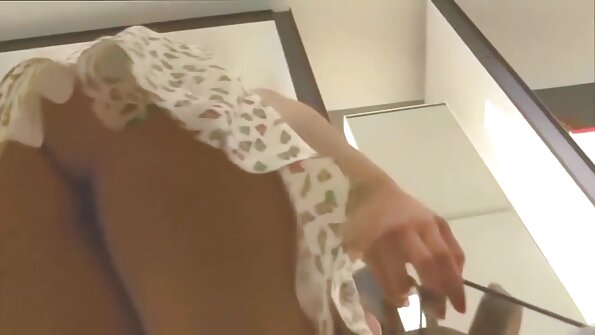 राऊडी श्यामला बॉस तिच्या कार्यालयात एक लठ्ठ लंड वर impaled